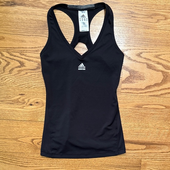 Adidas Techfit CLIMACOOL Women's Sleek Black Tank Top - Picture 1 of 6